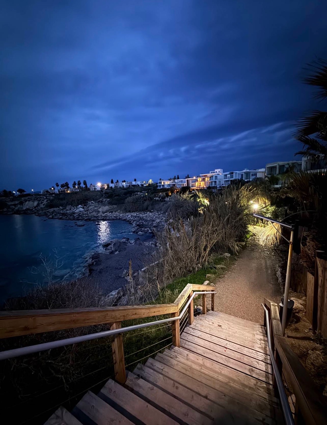 塞浦路斯 Limassol 滨海别墅夜景